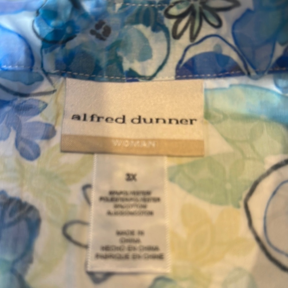 NWT Alfred Dunner Floral elbow fit Button-Up Shirt multi blues side slits collar - Picture 8 of 13